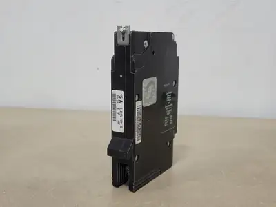 NEW SQUARE D EDB16015