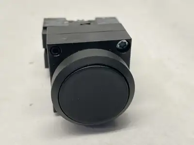 3SB3201-0AA11 | Siemens  Pushbutton Non-Illuminated 22mm Black w/ 2x 3SB3400-0B - Used