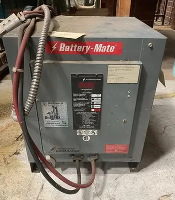 USED HYSTER EF55XM2-33 4,500 LB ELECTRIC FORK-LIFT