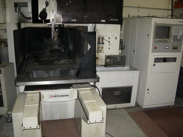 Used 1993 MITSUBISHI DWC300HA Wire EDM | Two Spade Machinery LLC #508371