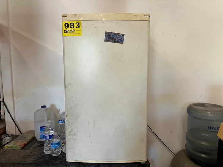 Used _UNKNOWN_ SANYO COMPACT REFRIGERATOR-FREEZER Refrigerators Illinois US | Heath Industrial Auction Services #1381250