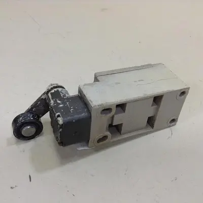 USED OMRON D4D