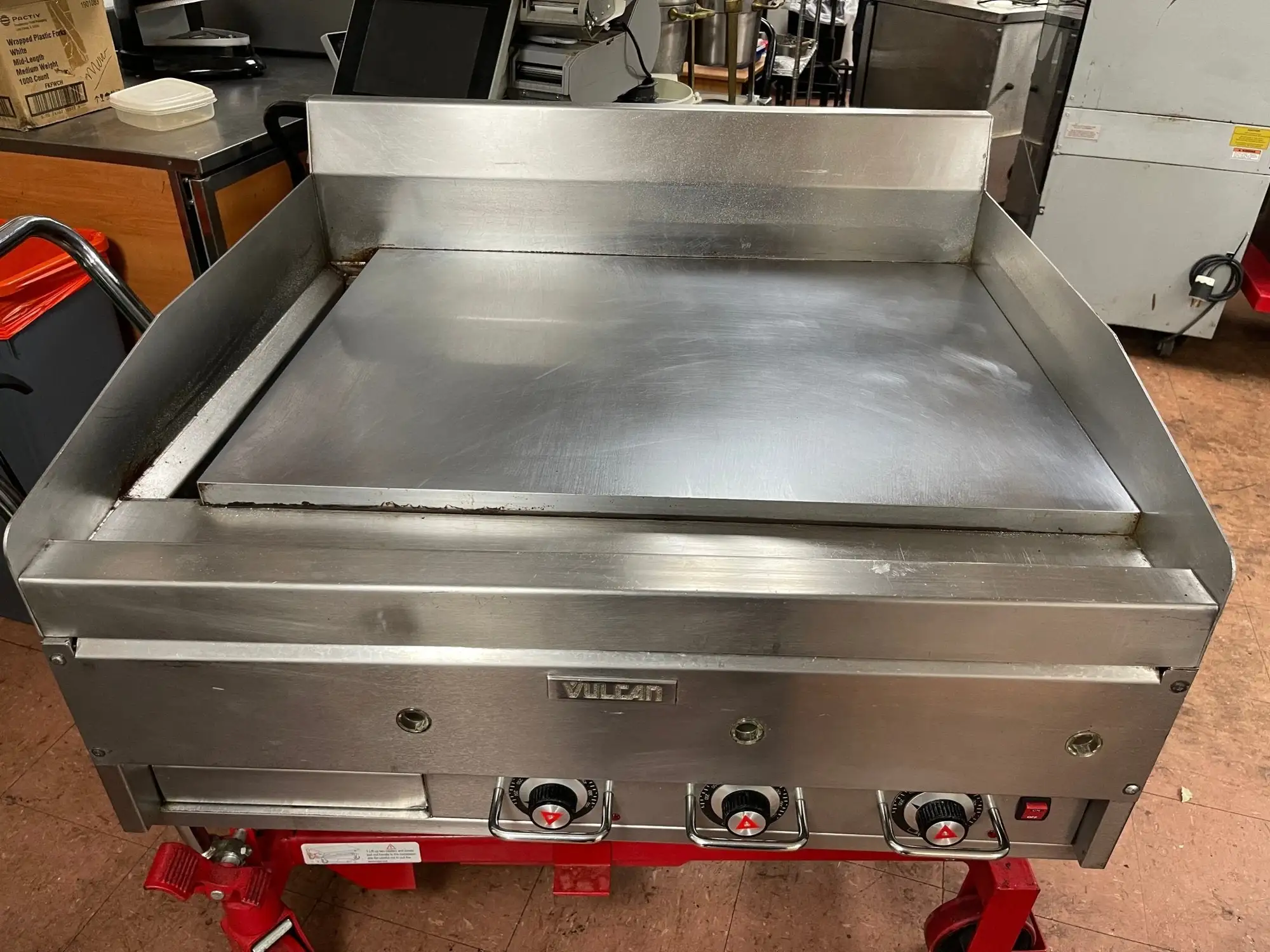 Used Vulcan Used Vulcan VIG36-R301 Thermostatic Natural Gas 36" Flat Top Griddle with 1" Chrome Plate Commercial Flat Top Griddles Illinois US | Falcon Restaurant Supply #1376046