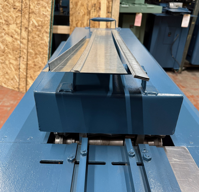 Lockformer 8900 Cleatformer with Pittsburgh and 3-in-1 Clinch Collar Rolls
