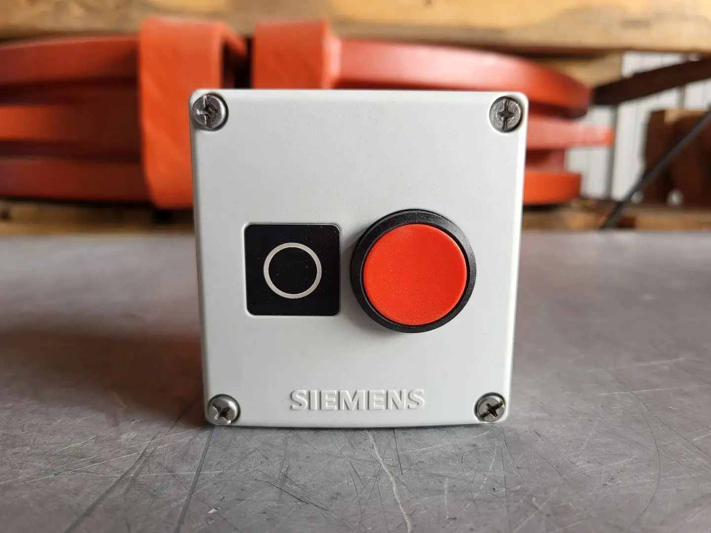 NEW SIEMENS 3SB3 801-0DB3