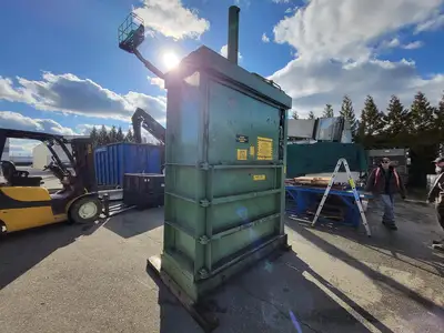 230 Volts Green Baler