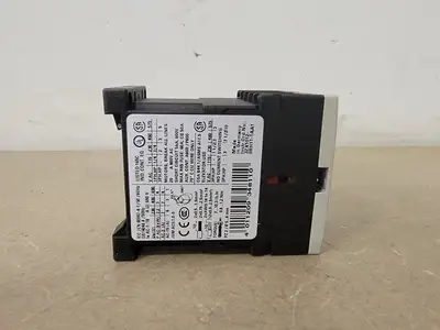 NEW SIEMENS 3RT10151AK61