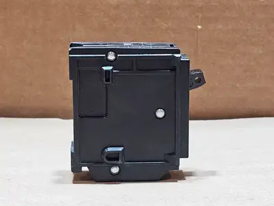 New | in-Stock SCHNEIDER ELECTRIC CHOM120 Switchgears British Columbia CA | Lenmark #1438324