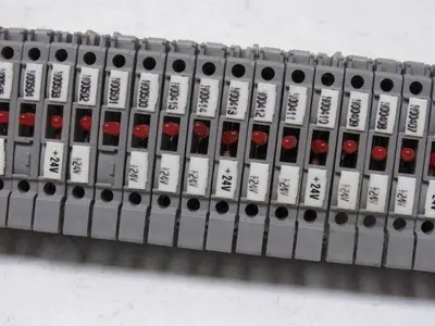 Entretec M4/8S Terminal Fuse Block W/ Blown Fuse Indicator  Lot of 48