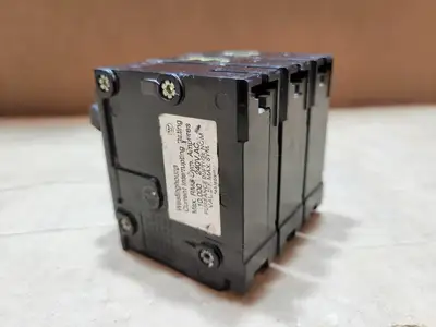30 Amp 3 Pole 240 Volts Circuit Breaker
