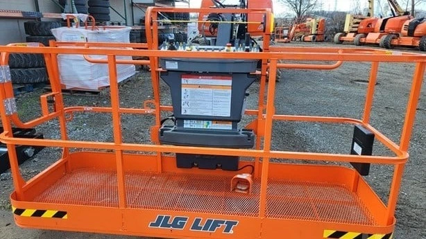 USED 2023 JLG 660SJ