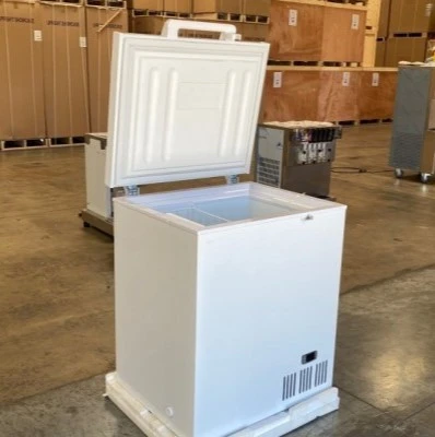 171-0384 27" Solid Top Self Contained Ultra Low Temperature Chest Freezer