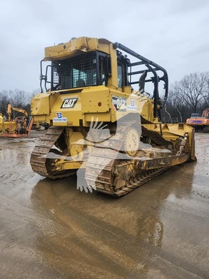 USED 2016 CATERPILLAR D6T XL