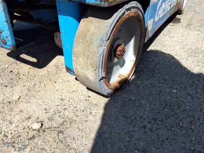 USED 2014 Genie GR-12
