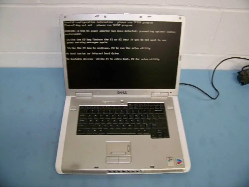 Dell Inspiron 9300 Laptop PP14L - as shown in pictures