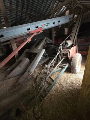 NEW IDEA 325 Harvesting Equipment | Iron Listing (17)