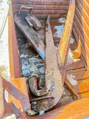 Used _UNKNOWN_ LEFT-HAND DRILLING TOOL WRENCH (CLAW-END / J-WRENCH) Wrenches Pennsylvania US | East West Machinery & Drilling #1417919