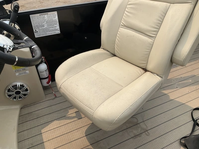 Used 2018 SYLVAN MIRAGE 8522 CRUISE LZ Boats (Misc) Michigan US | Miedema Asset Management Group #1304658