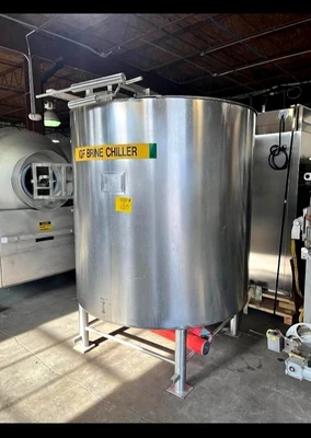 USED 2000 VIATEC INC 810 GALLON