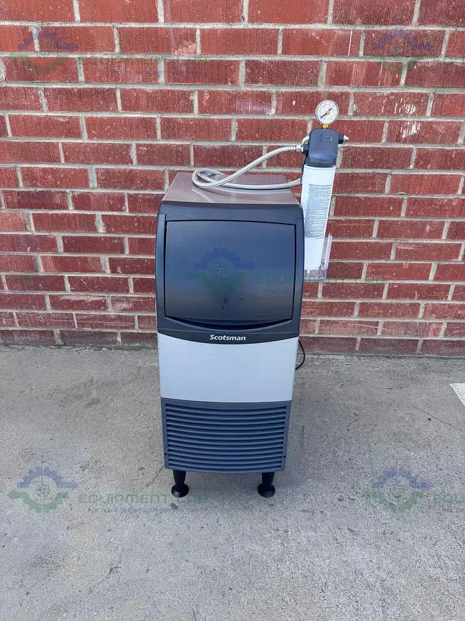 USED SCOTSMAN UF1415A-1A UNDERCOUNTER AIR-COOLED FLAKE ICE MAKER W/ BIN