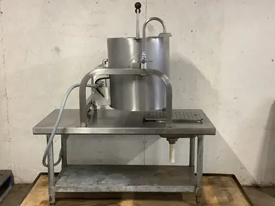 152-0434 Lolo SK-32E 8 Gallon Jacketed Tilting Kettle
