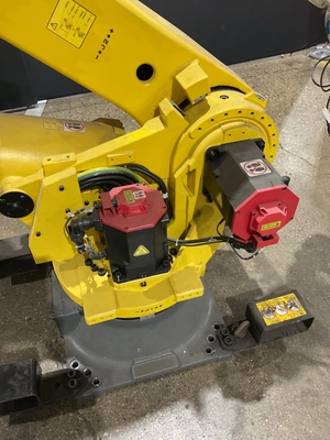 USED 2022 FANUC R2000ic/165F