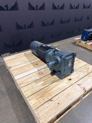 NEW SEW-Eurodrive K77DV112M4BMGBHRTFAV1HIS