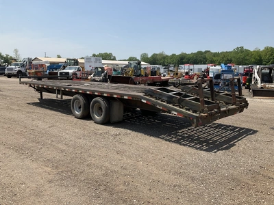 2005 Leland 30’ Tag Trailer