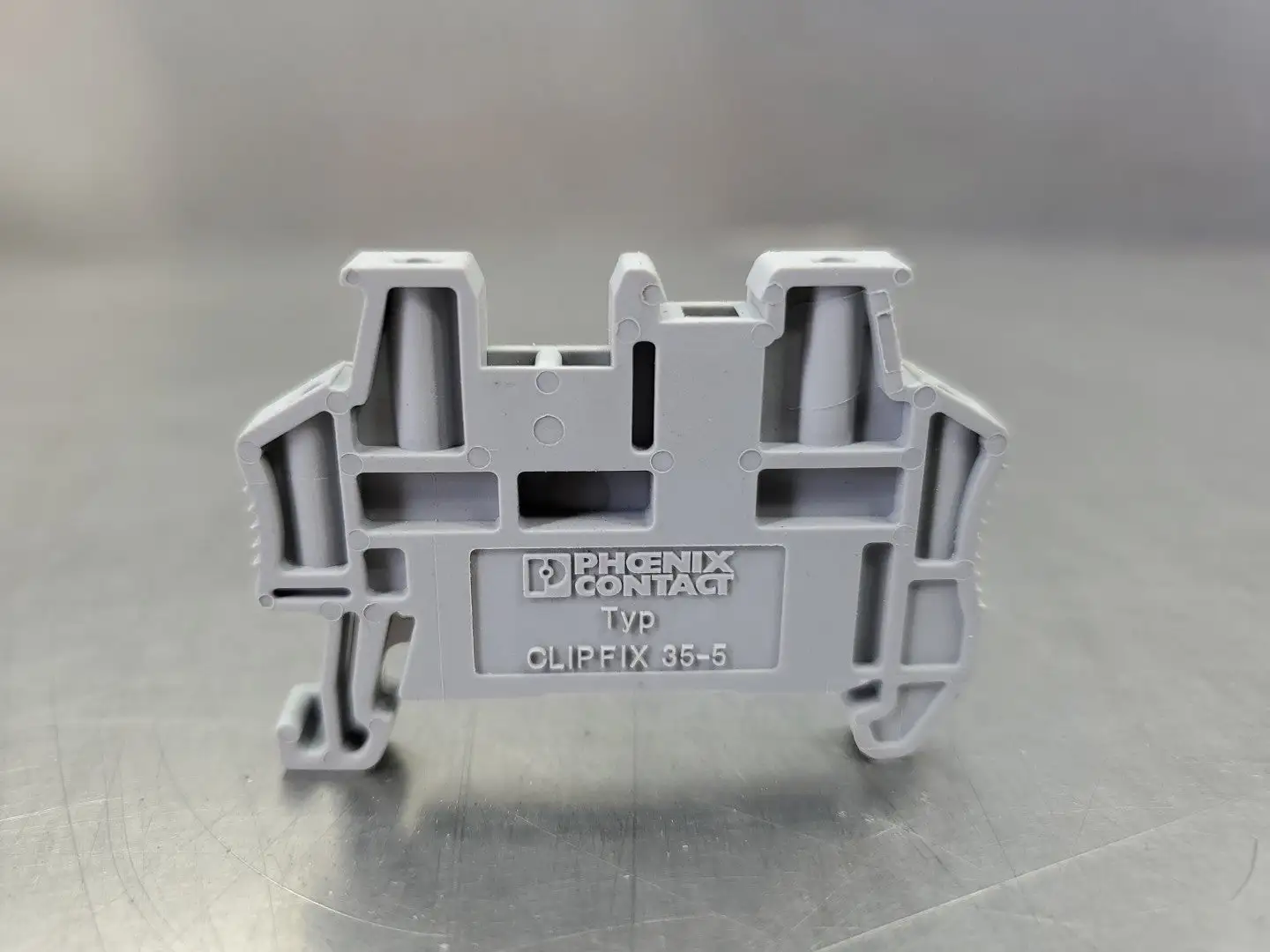 Phoenix Contact CLIPFIX 35-5 Terminal Block. 4E-16