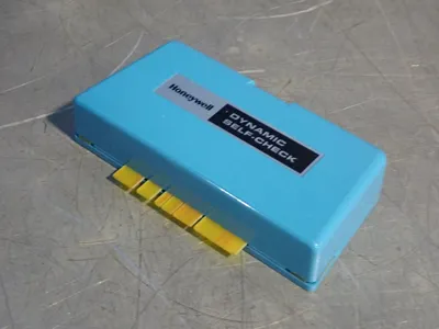 New | in-Stock HONEYWELL R7476A 1007 Industrial Controls Ohio US | HGR 24 #1129911