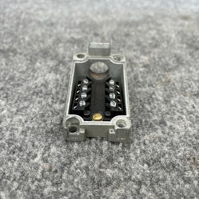 Used Telemecanique C3B-JK04 Base Switch Parts California US | Davliegogo LLC #1705307