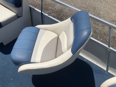USED 1998 STARCRAFT STARDECK 261