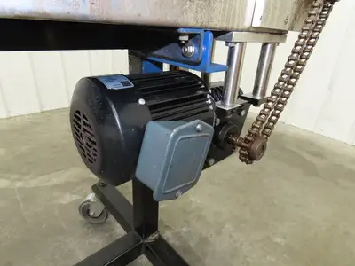 Steeltek 8' 8" Portable Conveyor 12"Belt Stainless 230/460V Chain Drive 140FPM