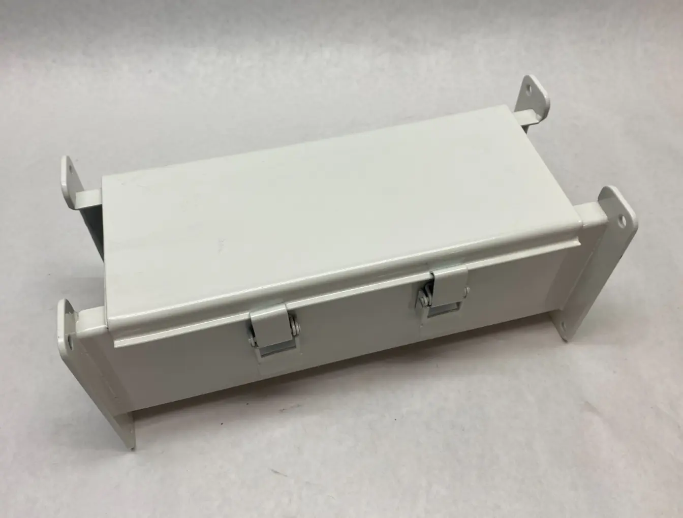 USED HOFFMAN NVENT LAY-IN HINGED COVER WIREWAY FITTING PAINTED WHITE