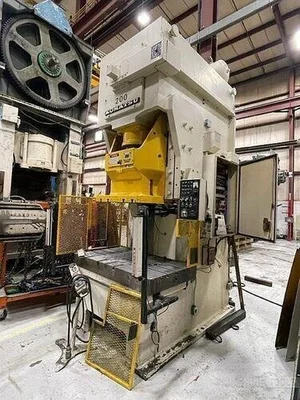 USED 1986 KOMATSU PRESS OBS 200-2