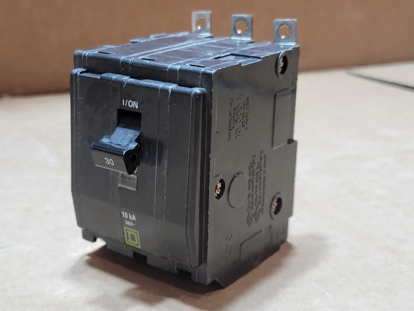 USED SQUARE D QOB330
