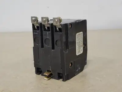 USED SQUARE D QOB320