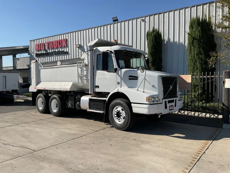 Used 2011 VOLVO VHD Dump trucks California US | Big Truck & Equipment #1412190