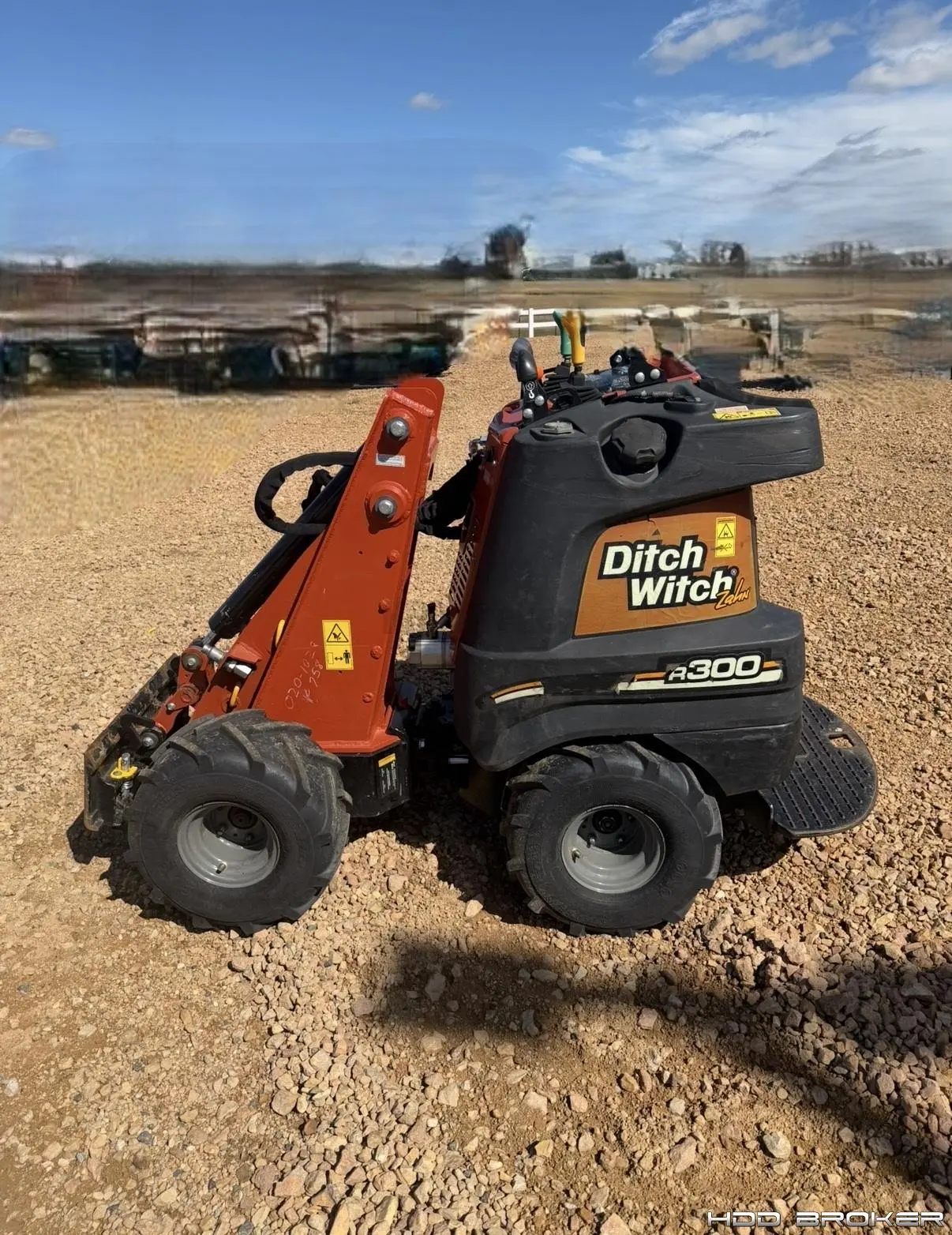 Used 2019 DITCH 2019 DITCH WITCH R300 Compact Utility Loaders Florida US | HDD Broker #1485539