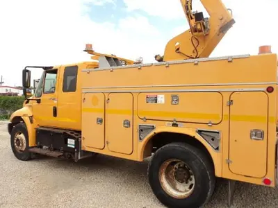 Used 2008 INTERNATIONAL DURASTAR Bucket (boom) trucks Manitoba CA | Conquest Truck & Auto Sales #1421334