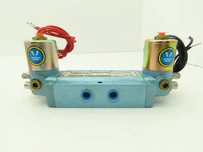 Honeywell Skinner S3RRHAL2 Directional Control Valve 5/3 5 Port 1/4"NPT 120V