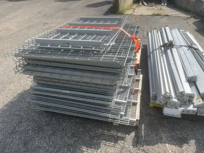 Used LARGE LOT OF PALLET RACKING _UNKNOWN_ Pallet Racking Michigan US | Miedema Asset Management Group #1413451