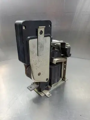 General Electric 5A01JXA003 (DS303A) DC Contactor, 600V 300A. 4E-31