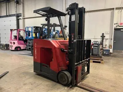 Used 2018 RAYMOND 425C35TT 3-Wheel Stand up Electric Counterbalance Forklifts Illinois US | Somerset Equipment Sales #1546192