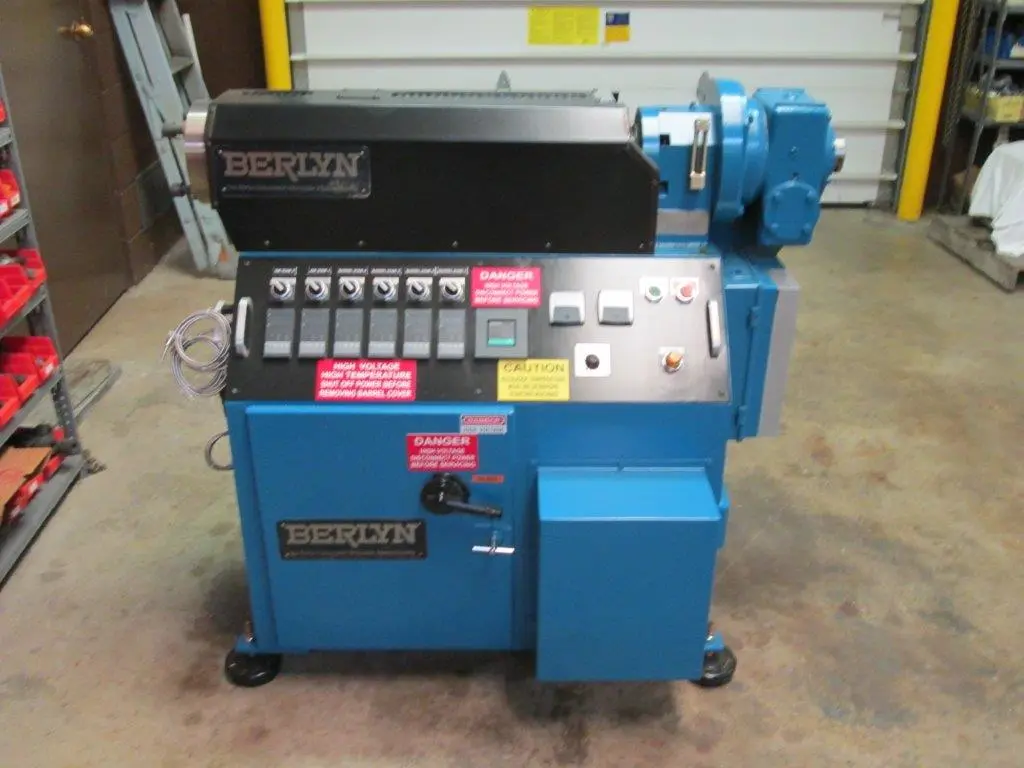 1 1/4″ BERLYN EXTRUDER