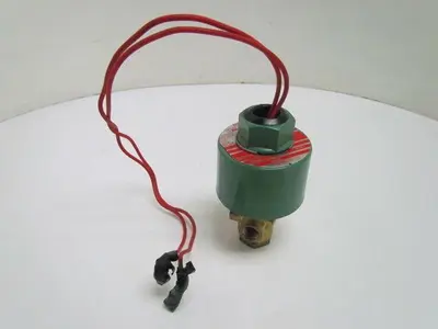 Asco Red Hat Valve 835223 Solenoid Control Valve 1/4" NPT 120 VAC 3 Way