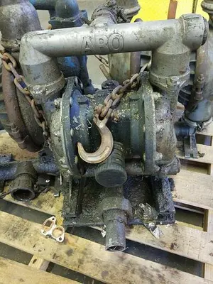 USED WILDEN MOUNTING BRACKET