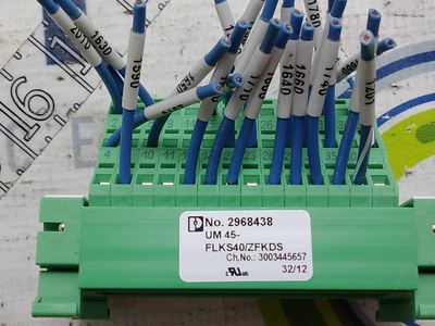 USED PHOENIX CONTACT UM45-FLKS40/ZFKDS