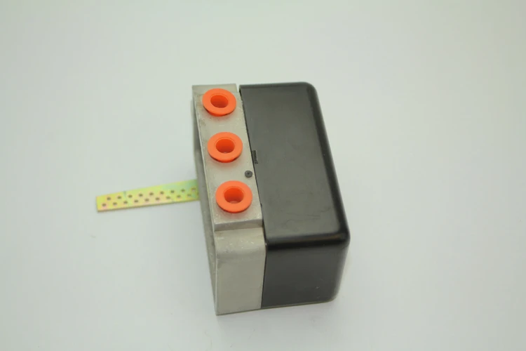 Used Johnson Controls V-9502 Parts (Hydraulics and Pneumatics) California US | Davliegogo LLC #1705525