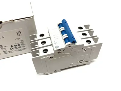 USED ALLEN-BRADLEY SER. D CIRCUIT BREAKER 3-POLE 10A